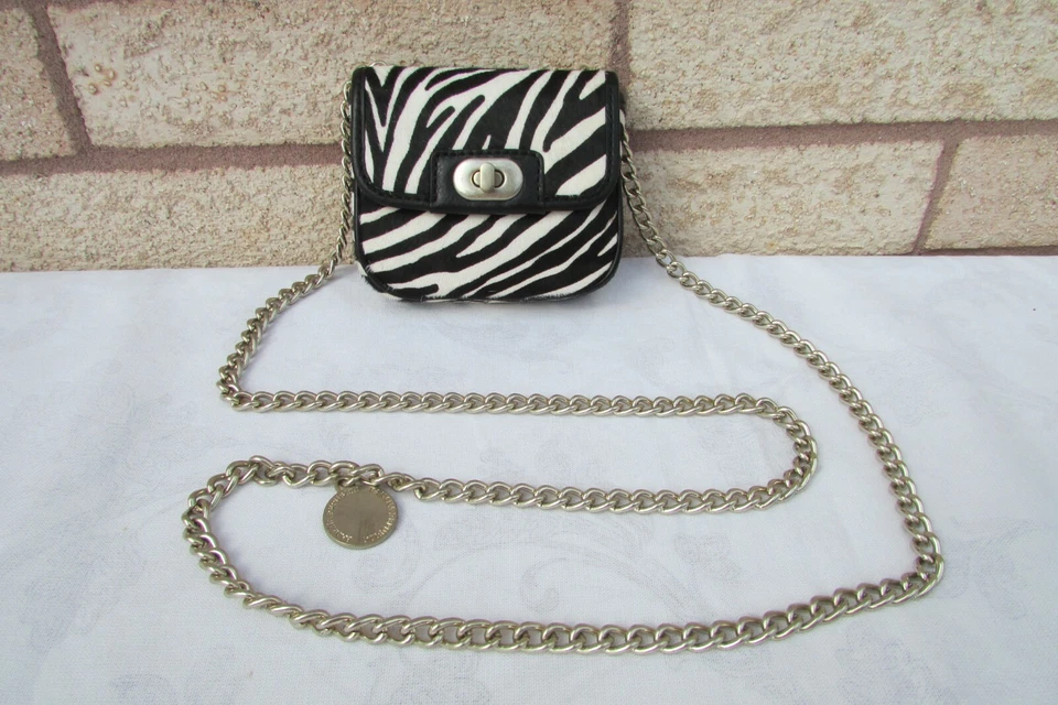 Mini Bolso Bandolera Banana Republic Negro Blanco Estampado Cebra Cuero Pelo de Becerro 