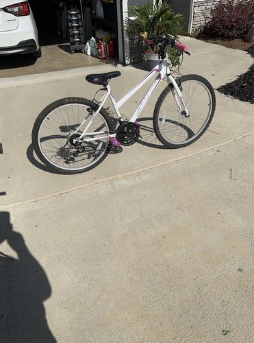 Huffy-Granite Girls Bike ( New Condition ) - Picture 2 of 4
