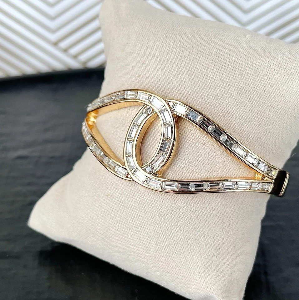 Brazalete Brazalete Park Lane SUNBEAM Baguette Nudo DORADO Bisagras Nuevo en Caja, Venta al por menor $168 Foto 2 de 4