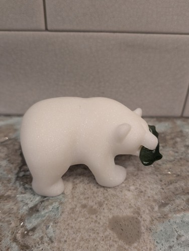 Orso grizzly in marmo bianco intagliato a mano con pesce di giada figura in scatola di pino - Foto 2 di 13