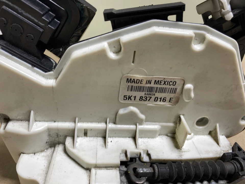 2011-2015 VOLKSWAGEN Beetle JETTA FRONT RIGHT SIDE DOOR LOCK LATCH 5K1837016E T3 - Image 4 of 4