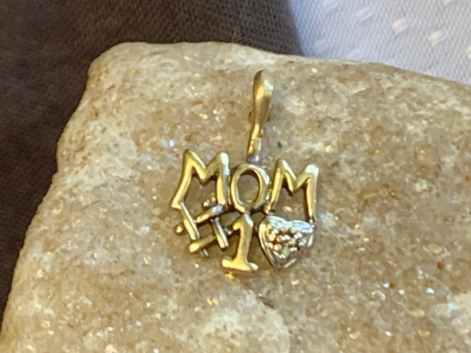 10K Yellow Gold #1 Mom Pendant .81g Fine Jewelry … - image 1