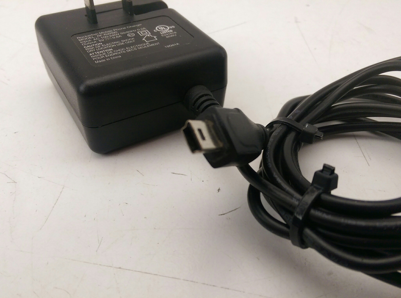 Rocketfish RF-RZR90 5V 0.6A Mini USB Travel Wall Mobile Phone Charger AC Adapter