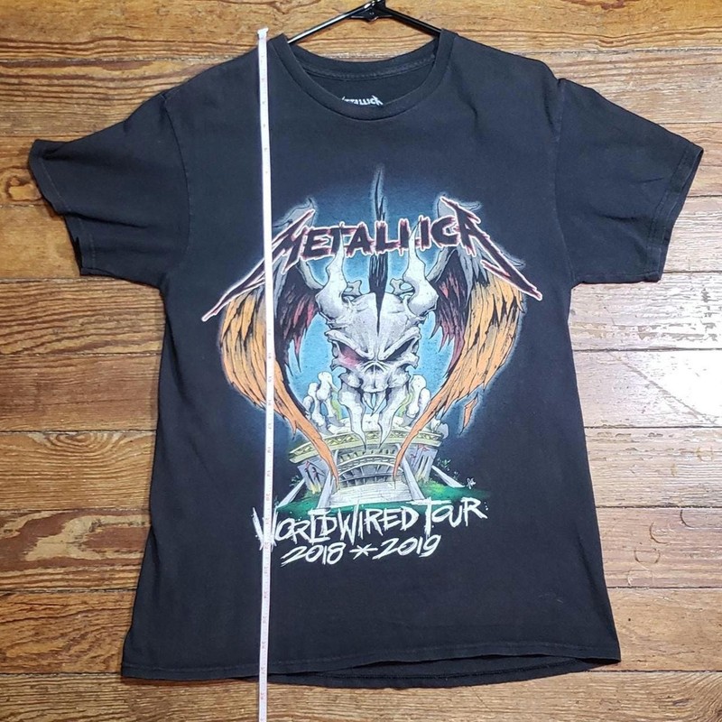 Metallica World Wired Tour 2018 2019 2 Sided Men's size M Medium shirt