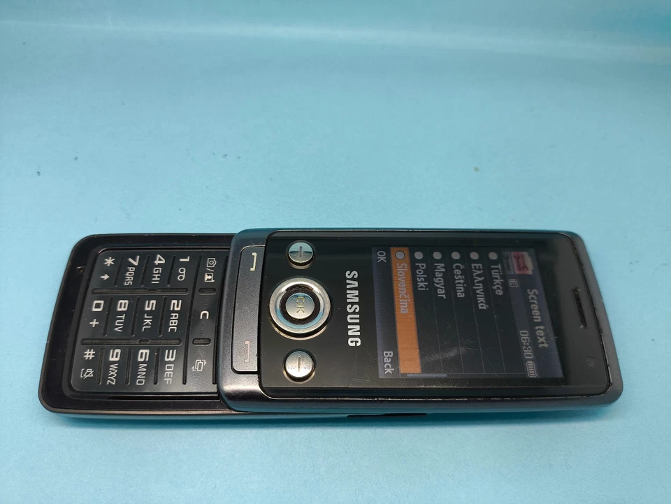 Samsung SGH J800 - Black (Unlocked) Mobile Phone - Image 4 of 4