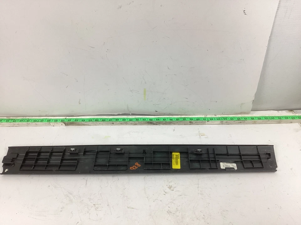 2011-2017 DODGE GRAND CARAVAN PORTA ESQUERDA SOLEIRA ARRANHÃO TAMPA DE DEGRAU FABRICANTE DE EQUIPAMENTO ORIGINAL - Imagem 4 de 4