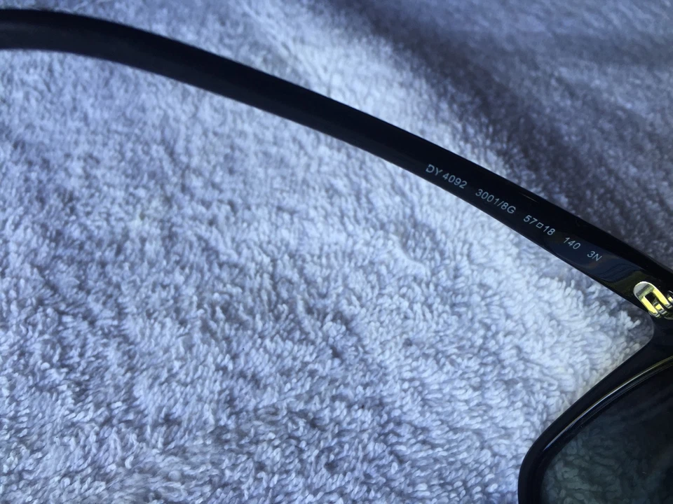 Gafas de sol DKNY DY 4092 auténticas usadas 3001/8G Foto 3 de 4