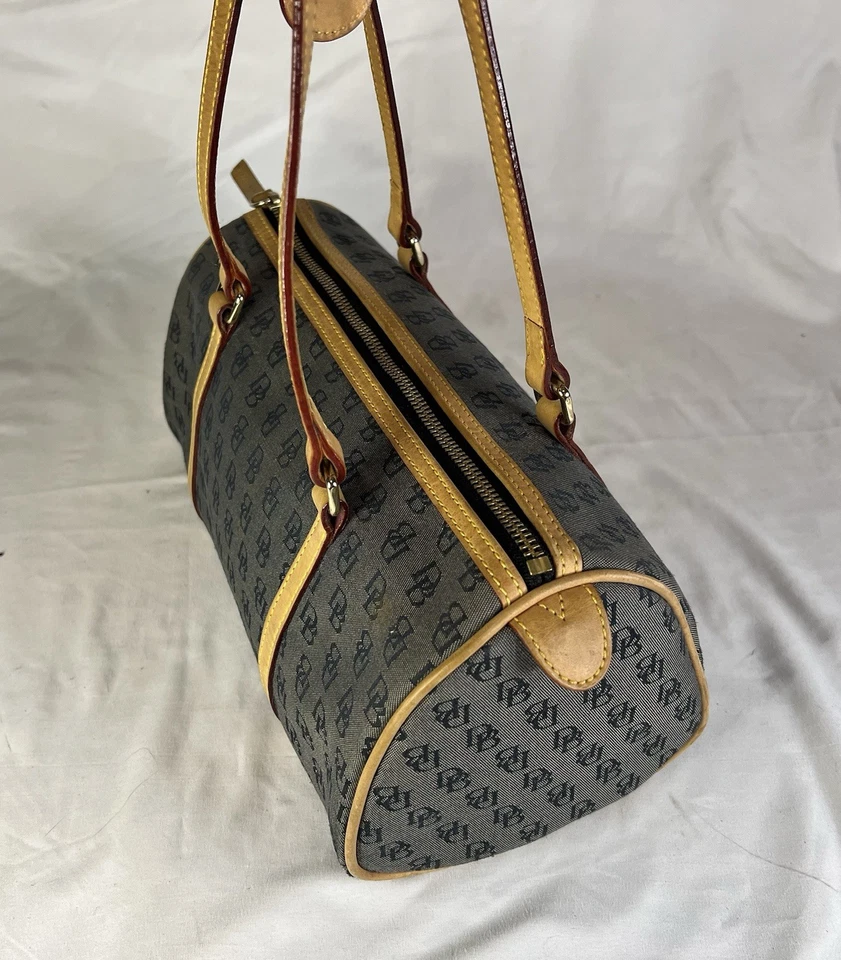 Bolso de barril de mezclilla Dooney & Bourke con logotipo - azul Foto 4 de 4