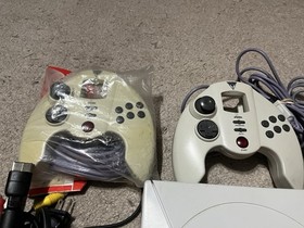 SEGA Dreamcast HKT-3020 Console Lot, 5 Controllers, 3 VMU, 2 Games! Works Great!