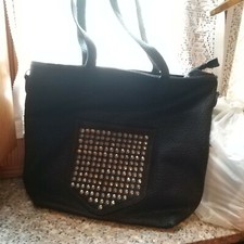 borsa shop nera in ecopelle con borchie