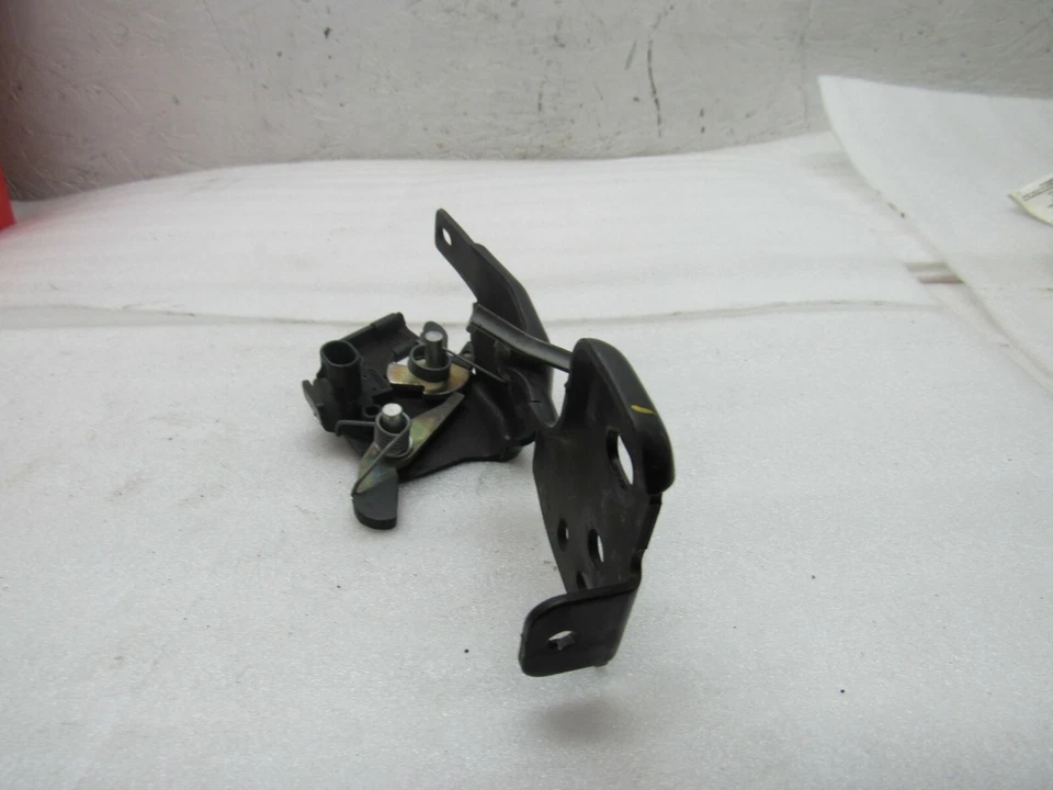 16887553 Chevrolet Trail Blazer 2002-2008 bloqueo de cierre de pestillo de vidrio trasero #E-73K Foto 2 de 4