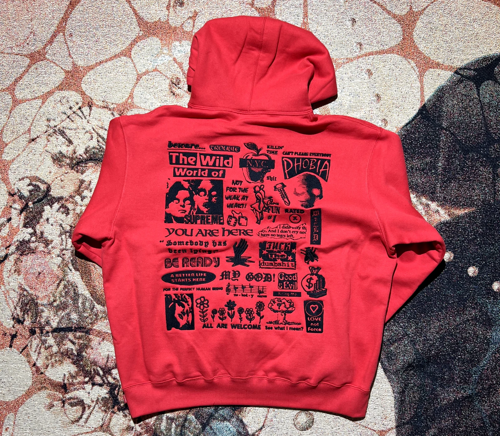 Sweat à capuche Supreme Wild brodé rouge brûlé taille extra large neuf