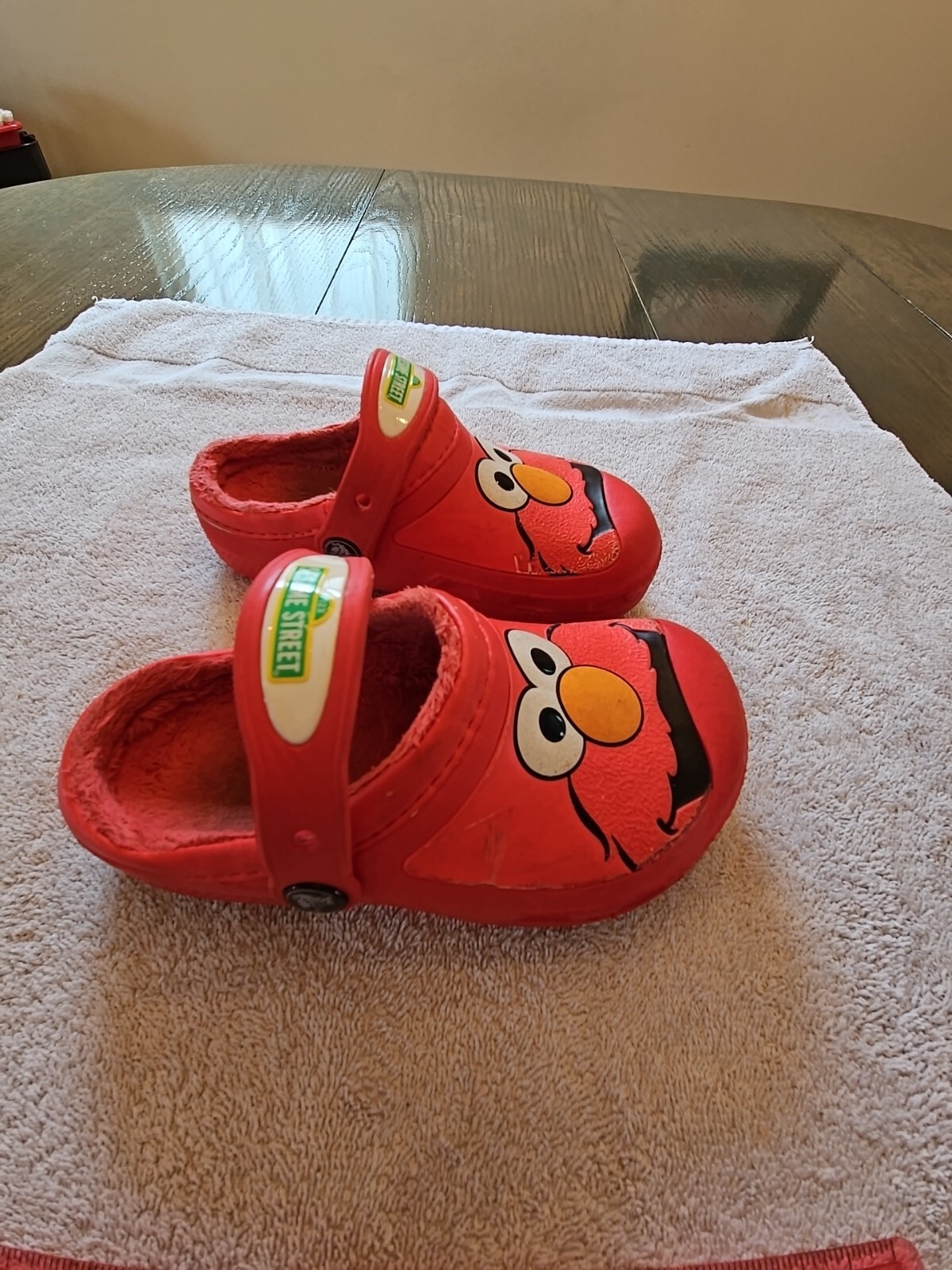 Crocs Kids Red Elmo Face Slip On Plush Lined Clog Shoes SZ 12/13 Sesame