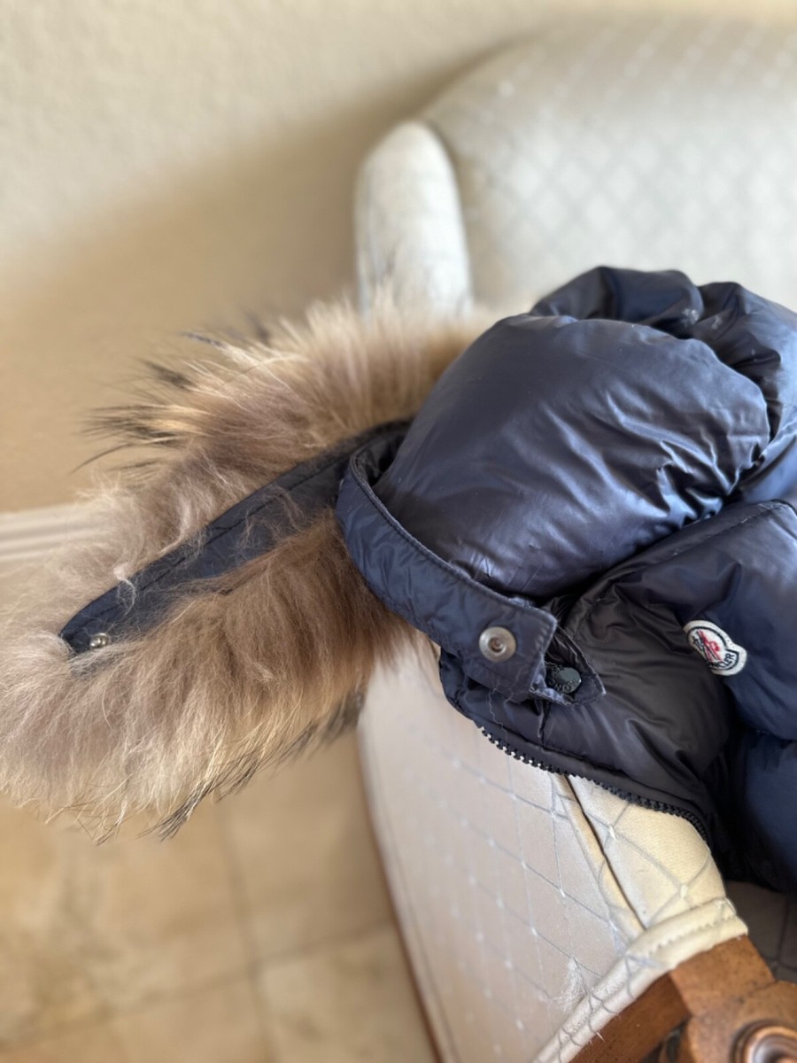 ぴぴぴ、ぴーちゃん‼️MONCLER  ダウンケープ マフラー *シルバー 113813_1029.jpg