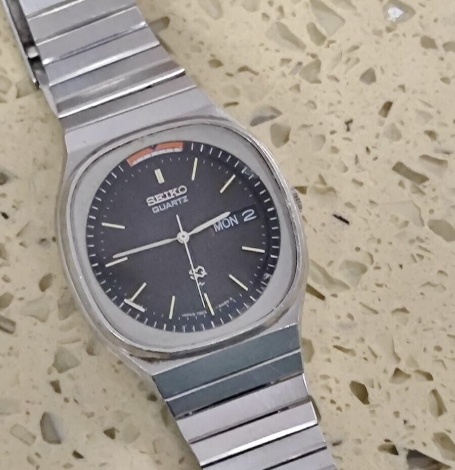 Seiko SQ Alarm Quartz Japan 7223 - 6020 Men's Day-Date Watch