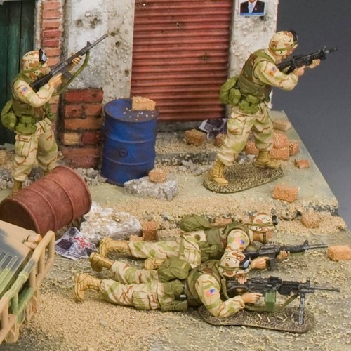 KING & COUNTRY BLACK HAWK DOWN BHD022 MOGADISCHU MILIZIONÄR STEHEND FEUERND AK47 - Bild 6 von 8