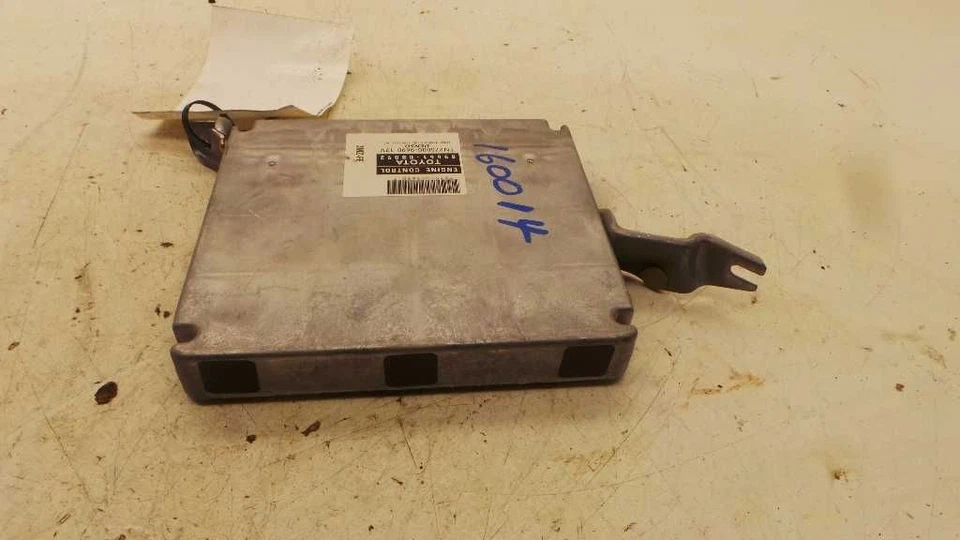 Toyota Sienna 2004 motor módulo de control electrónico montaje ECM Foto 3 de 4