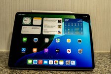 Apple iPad Pro 12.9-inch 6th generation A2437 256 GB, Wi-Fi  5G, 12.9 in -...