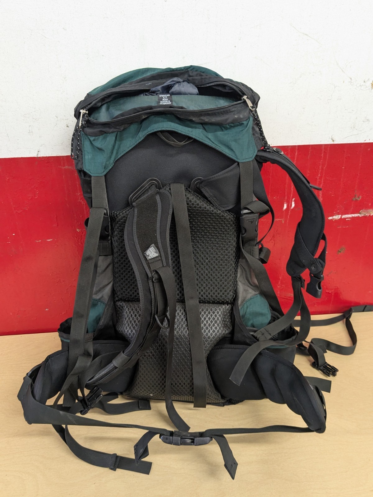 Gregory Shasta Hiking Trail Camping Internal Frame Backpack Sz Small Green Black
