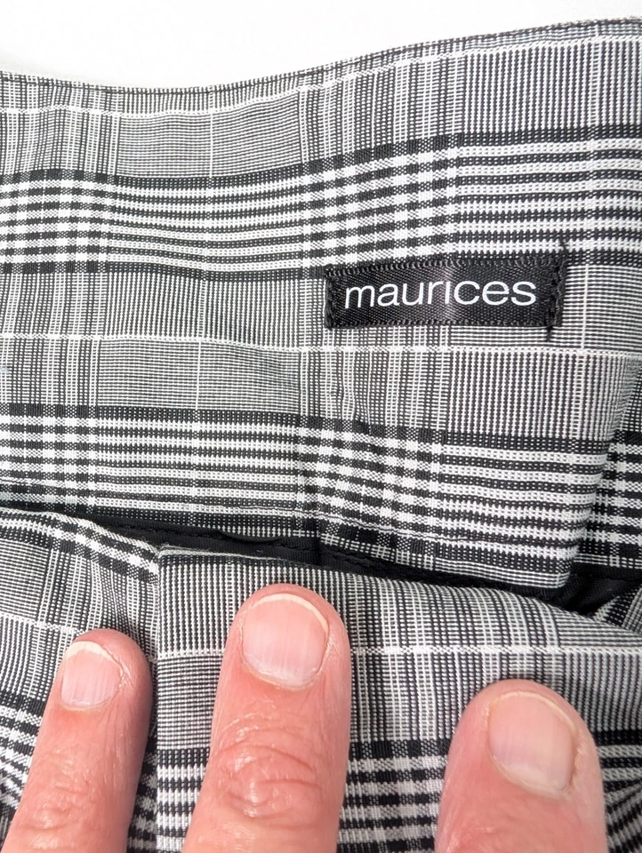 Maurices Women's 7/8 Bermuda Shorts Black-White Plaid Faux Pockets - Image 3 of 4