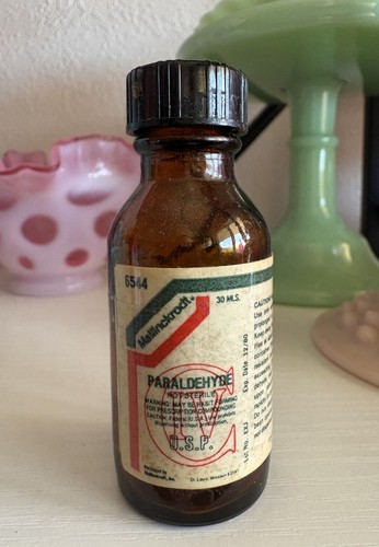 Vintage Mallinckrodt *PARALDEHYDE* Sedative-Hypnotic Compounding Bottle EMPTY!