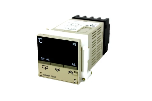 Omron E5CS-Q1KJ Temperature Controller, 100-240V AC, 12V DC