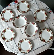 ROYAL ALBERT OLD COUNTRY ROSES SIX PLATES TWO SERVING BOWLS