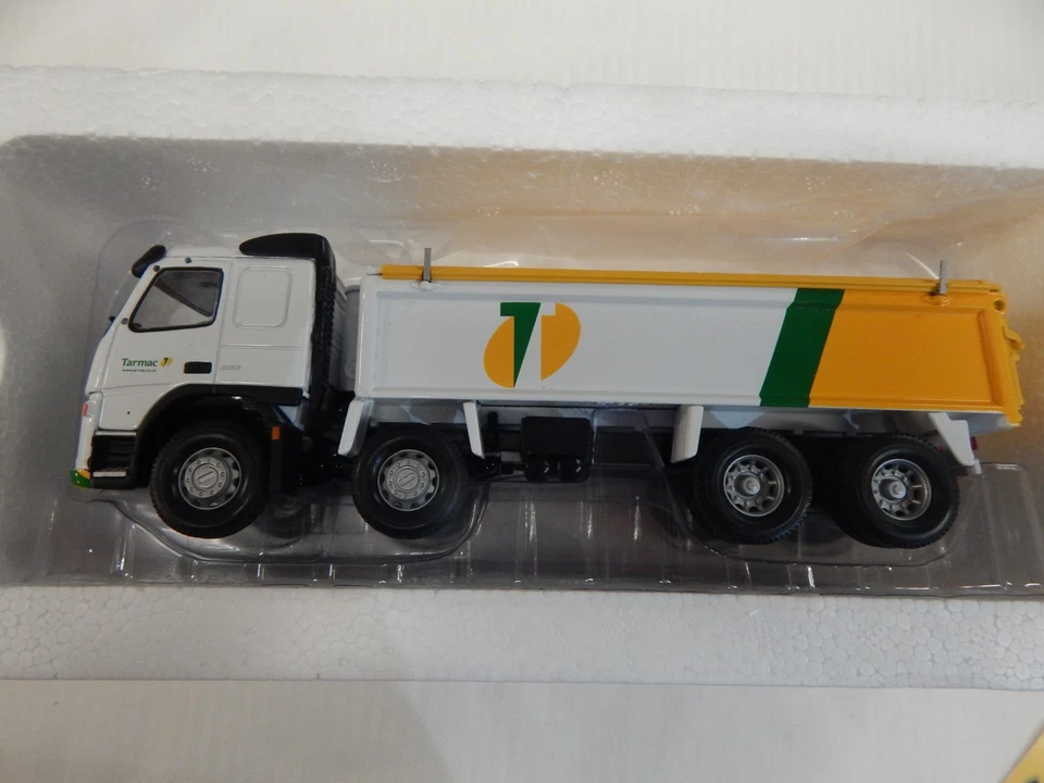 CORGI VOLVO FM AGGREGATE TIPPER TARMAC CC13502 MIB 1:50 - Image 3 of 4