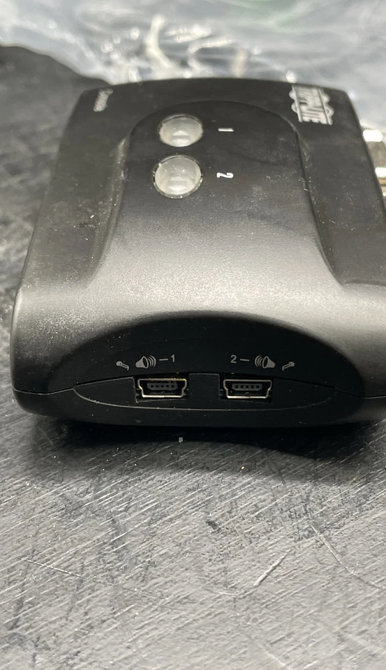 Tripp Lite B004-VUA2-K-R USB KVM Switch Console Hub Unit with Cables - Image 3 of 4