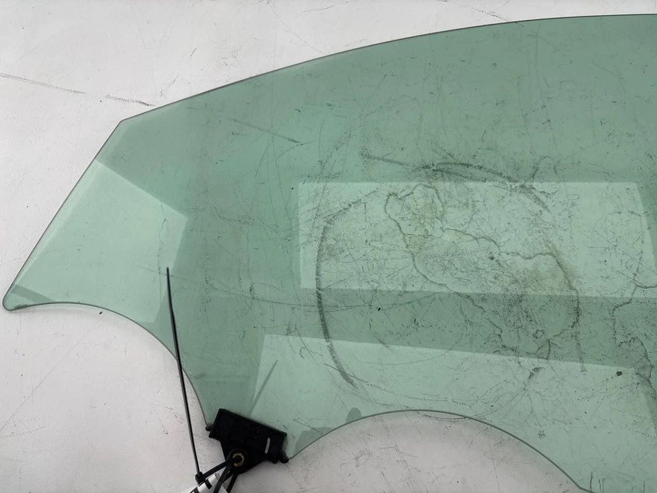 Оригинальное стекло для передней левой двери окна KIA Sorento 2016-2020 годов выпуска - Изображение 2 из 4