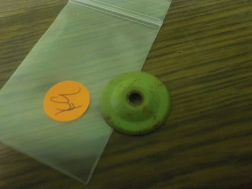 vintage marx garder one green hub-cap for parts