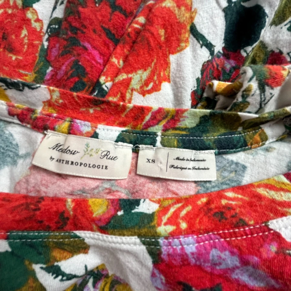 Camiseta Meadow Rue para mujer cuello redondo estampado floral talla XS multicolor manga corta Foto 3 de 4