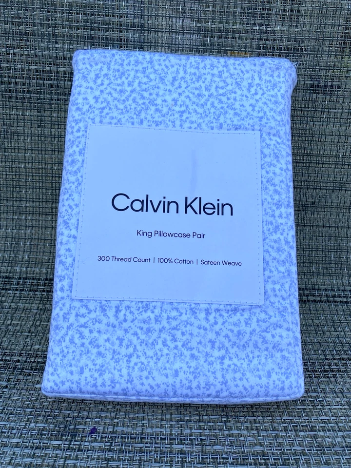 Calvin Klein Abstracto Ditsy Floral Azul Algodón Satén ESTÁNDAR Juego de Funda de Almohada 2 Foto 3 de 4