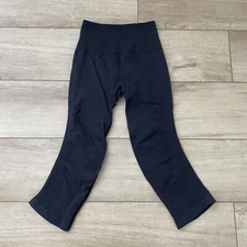 Lululemon Ebb and Flow Seamless Leggings Crop Gym Pants Capri Black Women’s 2