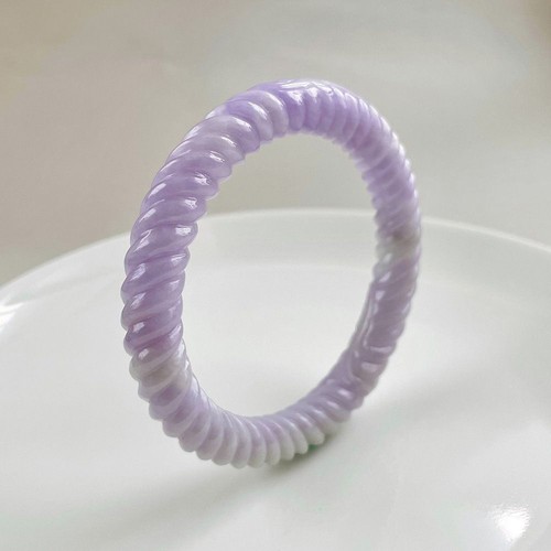 【KATHY JADE】Lavender Jadeite Cylindrical Carving Bangle Bracelet《57mm 》《Grade A》 - Picture 2 of 3