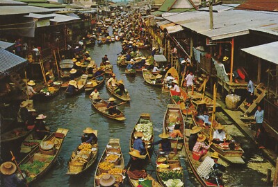 AK Damnernsaduak, Floating Market