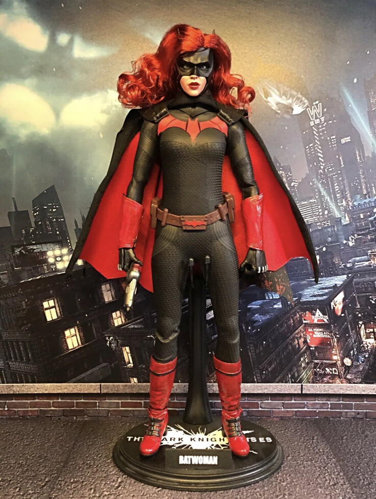 custom Multiverse batwoman 1/6 soosootoys 12 inch wired CAPE