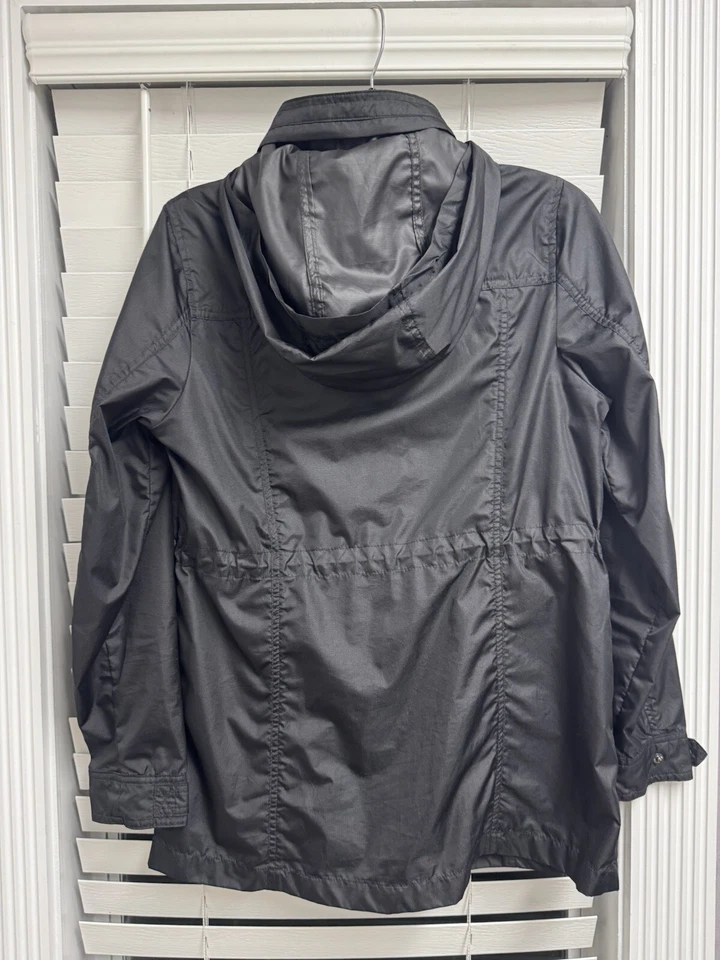 Chaqueta cortavientos ligera resistente al agua con capucha St. John's Bay S Foto 3 de 4