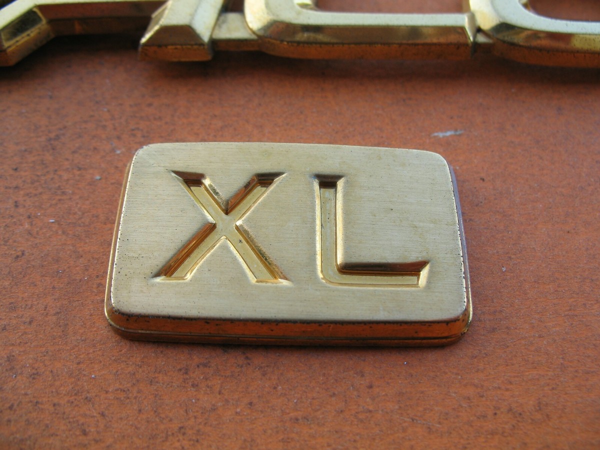 1995 TOYOTA AVALON XL REAR LID GOLD EMBLEM LOGO BADGE SIGN SYMBOL