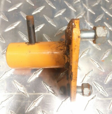 Vintage BOB CAT Bobcat 7HP Walk Behind Snowblower 3-Bolt Wheel Mount Spindle NLA