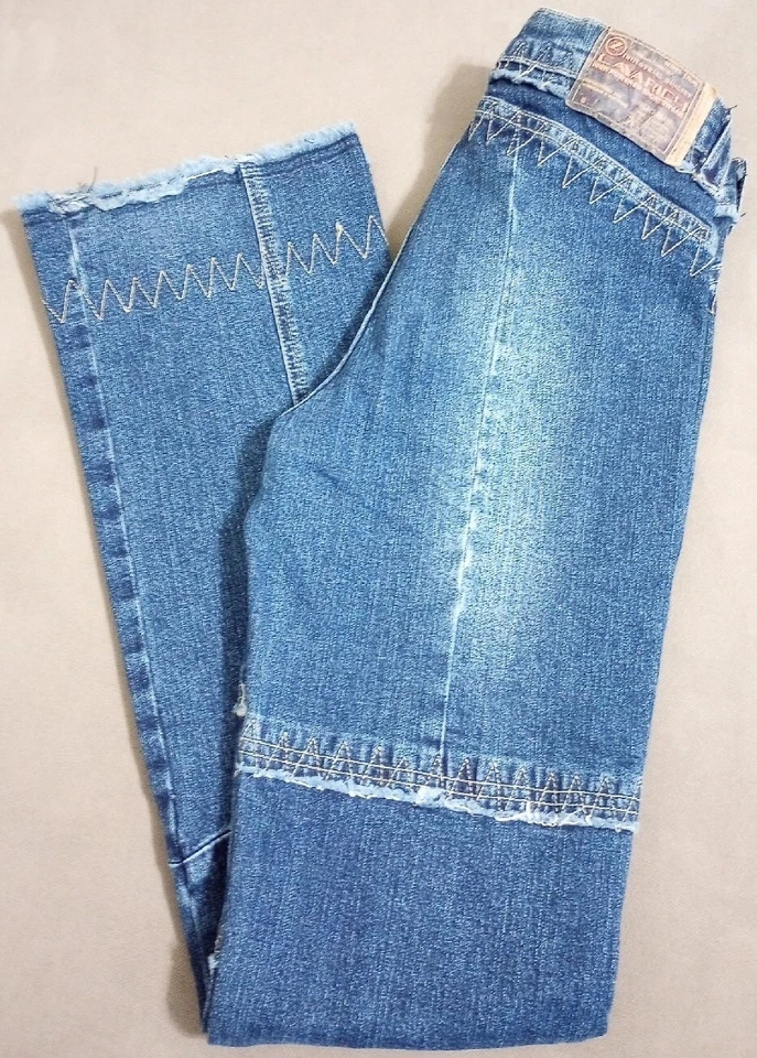 Unique Vintage Z Cavaricci 29" x 31" Thread Embellished Jeans - Image 3 of 4
