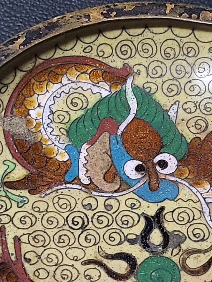 Cloisonne chino del siglo XIX sobre dragón de bronce centro de mesa plato de baratija raro  Foto 4 de 4