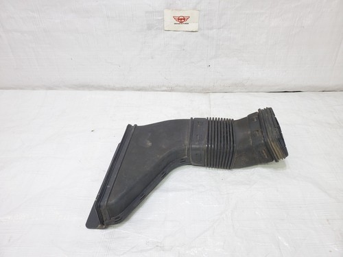 2016-2020 Kia Sorento Rear Air Cleaner Intake Air Duct OEM 28210-C5100 - Picture 2 of 5