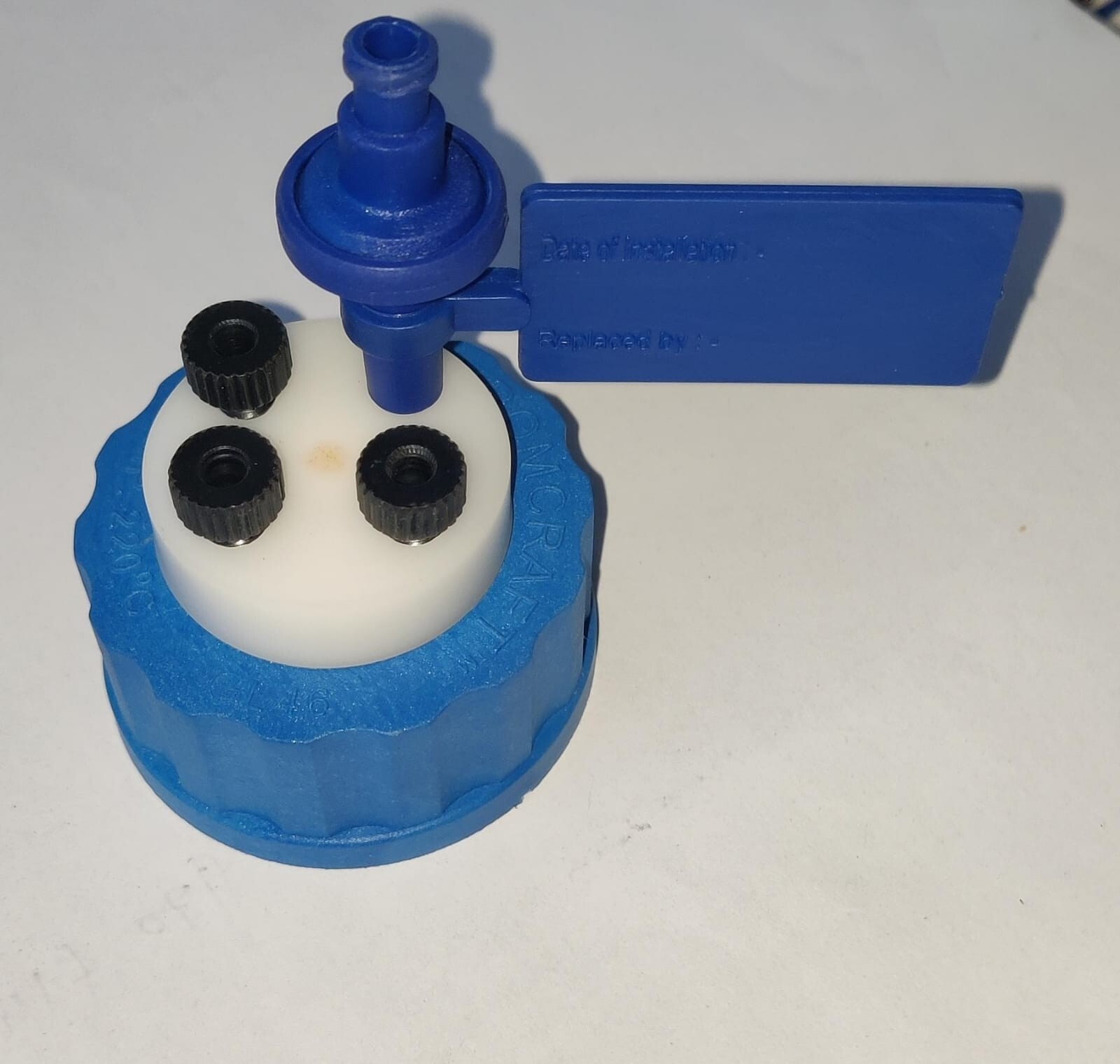 04 GL45 TAPAS DE SEGURIDAD DISOLVENTE PARA HPLC EQT A SHIMADZU P.N. 226-50413-00