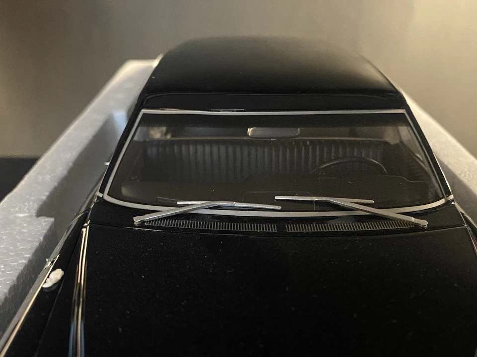 Cadillac Fleetwood Series 75 1967 BOS Best of Show limusina negra 1/18 Foto 3 de 4