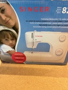 Singer 8280 Nähmaschine komplett mit Karton, Anleitung, Pedal, Tasche sehr guter Zustand