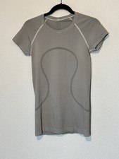 Lululemon Swiftly Tech Shirt Womens 6 Black White Stripe Short Sleeve Gym Casual