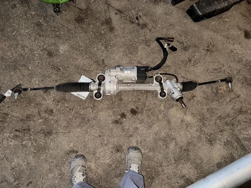 2015-2016 Chevy Truck-Colorado GMC Canyon Power Rack and Pinion 4x2 OEM. - Image 2 of 3