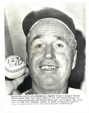1963 Type-1 Photo LA DODGERS beat NY YANKEES World Series - WALTER ALSTON