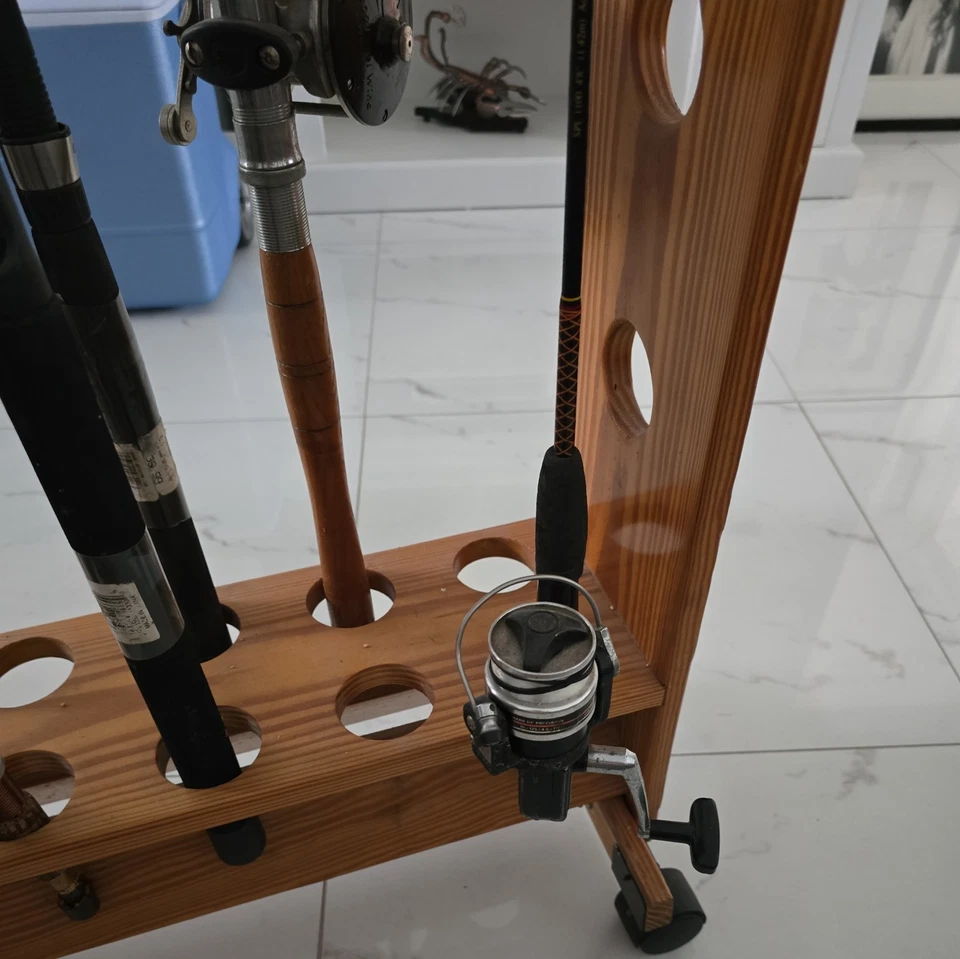 Caña de pescar giratoria lubina Pro Shop 9' luz 4-12 lb y carrete mega fundido Foto 4 de 4